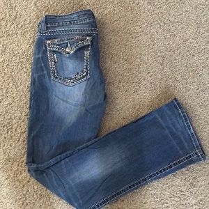 Women’s mid rise Miss Me jeans!
